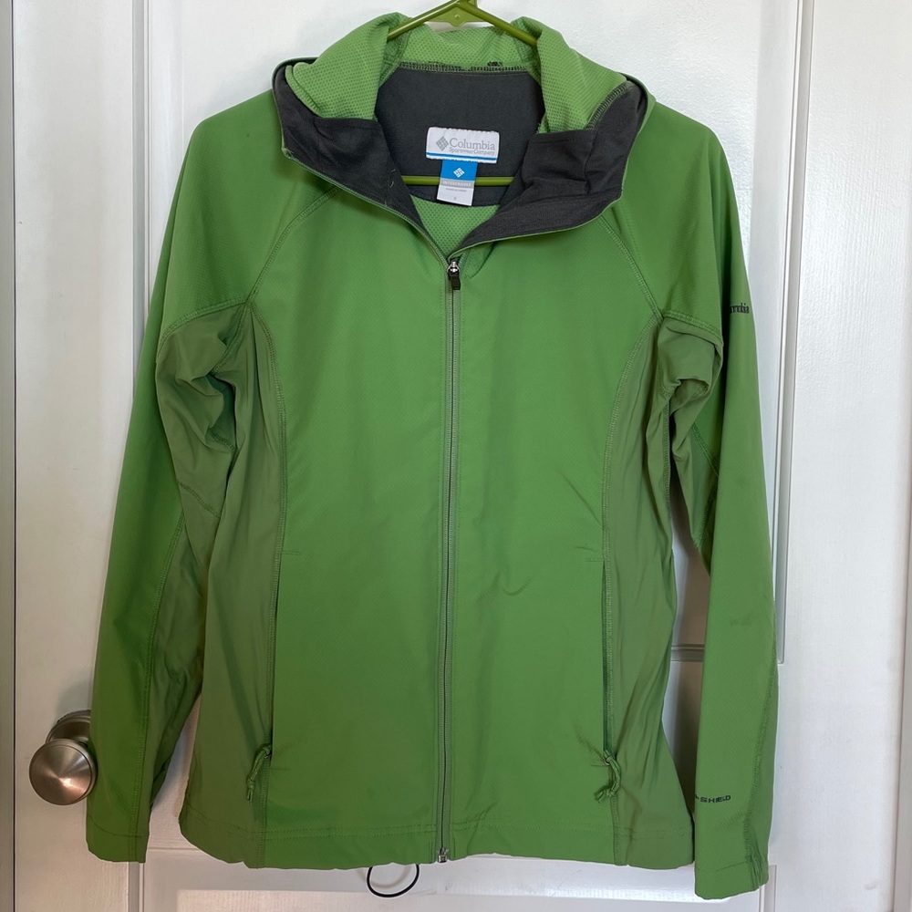 Columbia omni shield hooded jacket